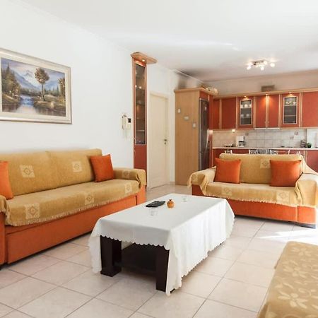 Scenic Balcony Apt In Vibrant Petralona Athens Exterior photo